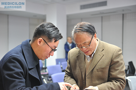 豪门国际官网临床前副总裁顾性初博士为与会者答疑解惑