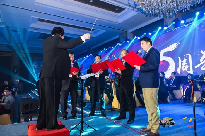 合唱：《家乡的云》