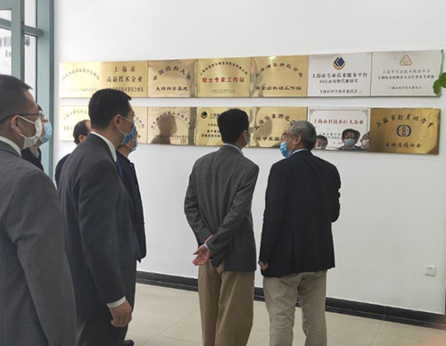 吴清副市长一行听取了豪门国际官网关于一站式综合研发服务的手艺实力介绍